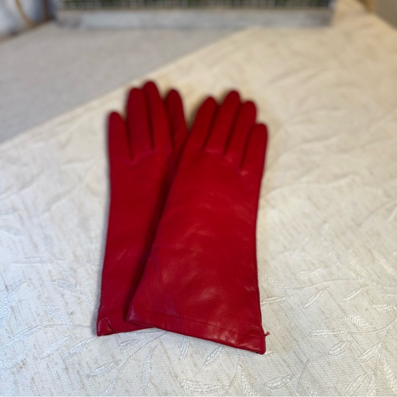 Fownes Genuine Leather Red Gloves Women's Size 7 WPL 9522. Cashmere Lining. - Picture 2 of 5